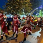 Atrações encantam público presente na abertura da Vila Natalina de Morro da Fumaça