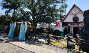 Morro da Fumaça se prepara para a abertura da Vila Natalina