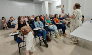 Professores da Rede Municipal de Ensino fumacense participam de formação sobre a promoção da equidade educacional com foco na alfabetização