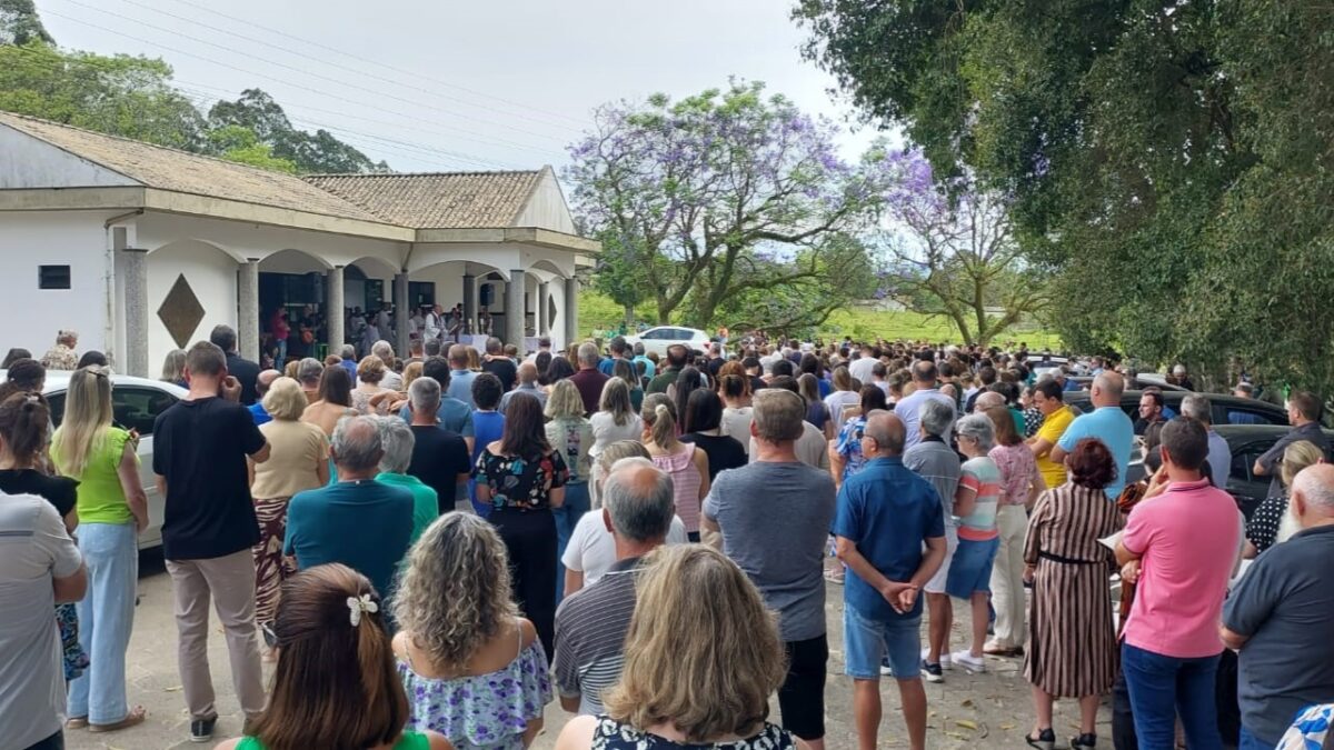 Dia de Finados: missa e memórias no Cemitério São Roque