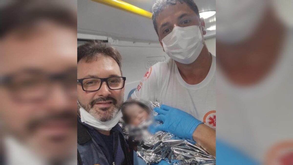 Samu de Morro da Fumaça realiza parto dentro de ambulância