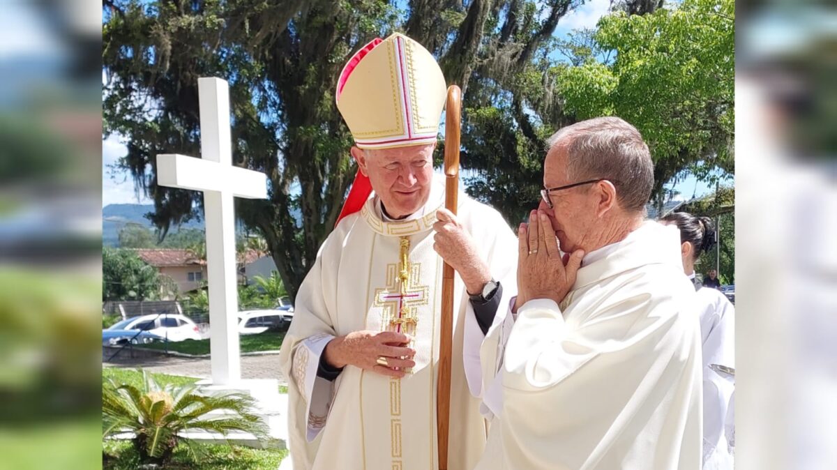 Bispo Dom Jacinto celebra sucesso da Paróquia Santa Catarina de Alexandria