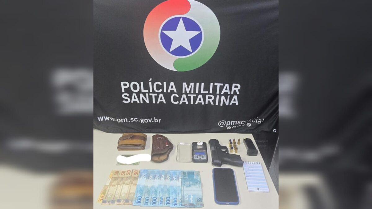 Homem é preso pela Polícia Militar por porte de arma e tráfico de drogas