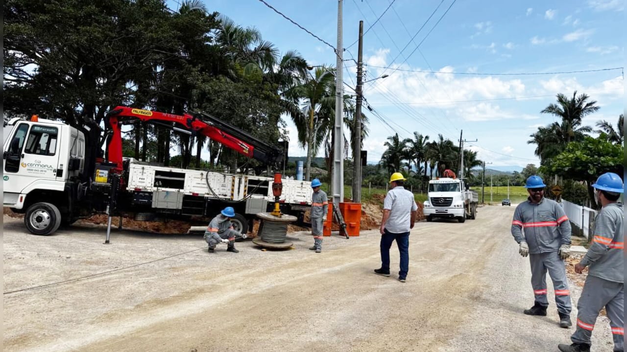 Cermoful avança em obras de rede às margens do acesso ao Capitel