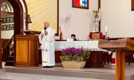 Padre Carlos Weck se despede de Morro da Fumaça com missa emocionante de Natal