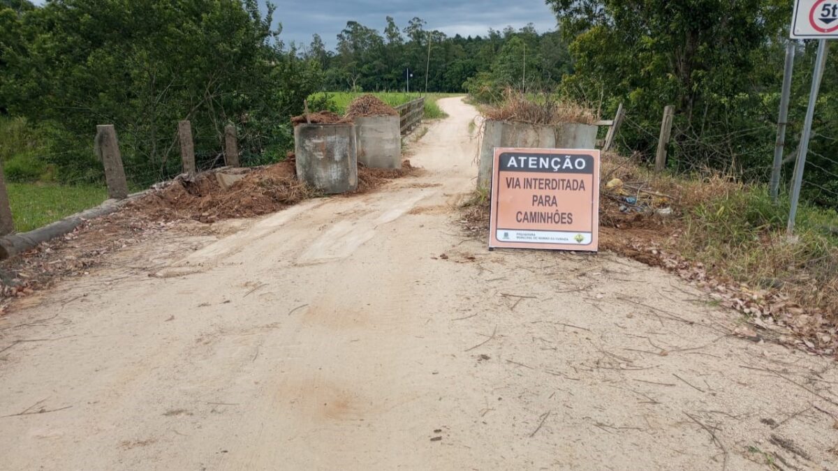 Ponte entre Morro da Fumaça e Cocal do Sul está bloqueada para caminhões