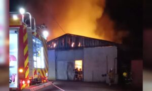 Incêndio em Sangão mobiliza Bombeiros de Morro da Fumaça, Jaguaruna e Criciúma