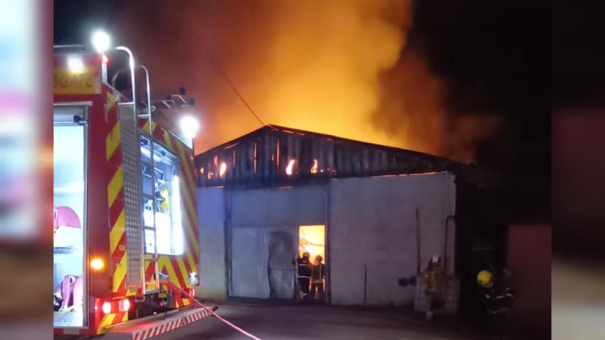 Incêndio em Sangão mobiliza Bombeiros de Morro da Fumaça, Jaguaruna e Criciúma