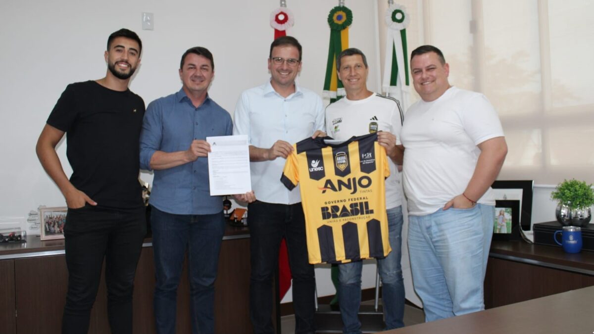 FME de Morro da Fumaça renova parceria com o Anjos do Futsal