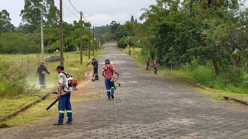 Prefeitura de Morro da Fumaça intensifica serviços de limpeza e corte de grama