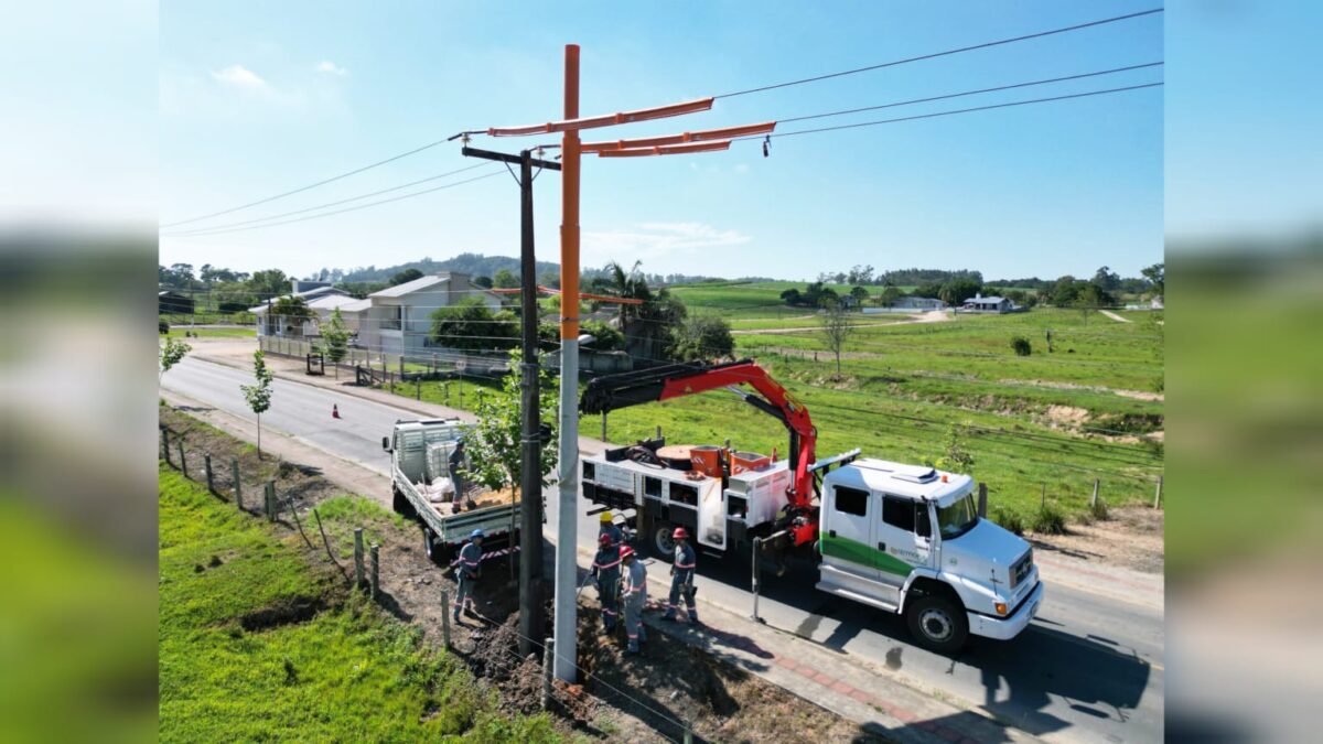 Cermoful Energia instala religador na comunidade de Linha Torrens