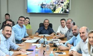 Governador assume compromissos importantes com prefeito e vice de Morro da Fumaça