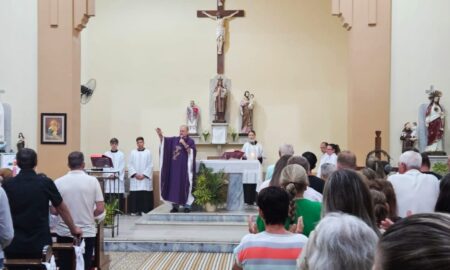 Missa de cura e libertação emociona fiéis na Igreja Nossa Senhora do Carmo