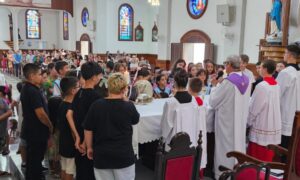 Missa com as crianças reúne famílias na Igreja Matriz São Roque